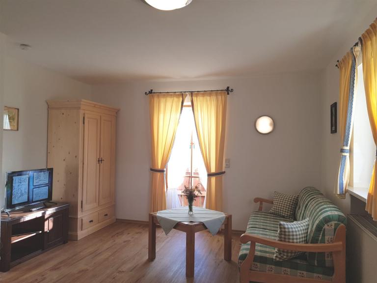 Wohnzimmer mit Sitzecke