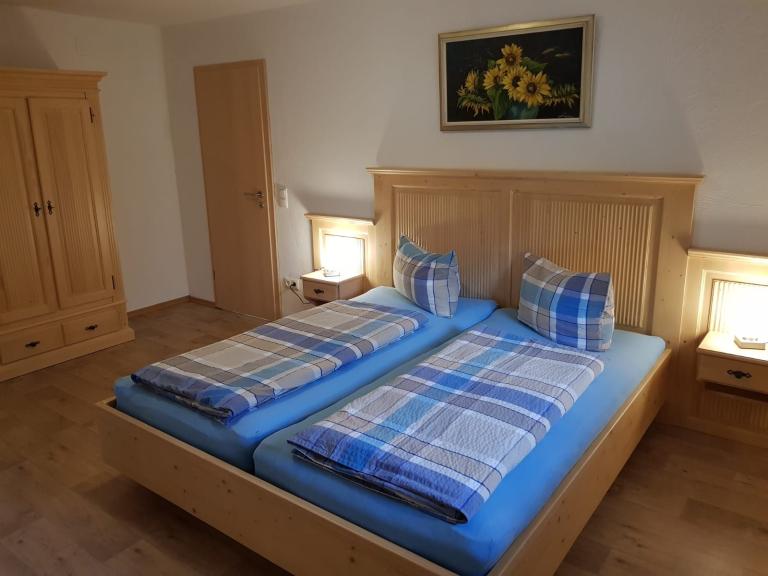 Schlafzimmer (1)
